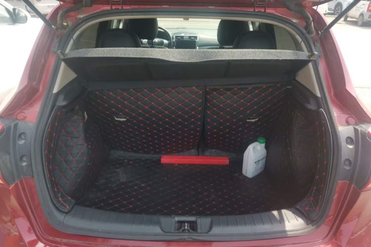 Used Nissan Tiida 2021 1.6L CVT Cool Edition Trunk
