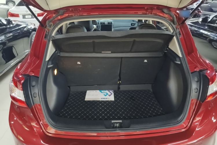 Used Nissan Tiida 2021 1.6L CVT Cool Edition Trunk