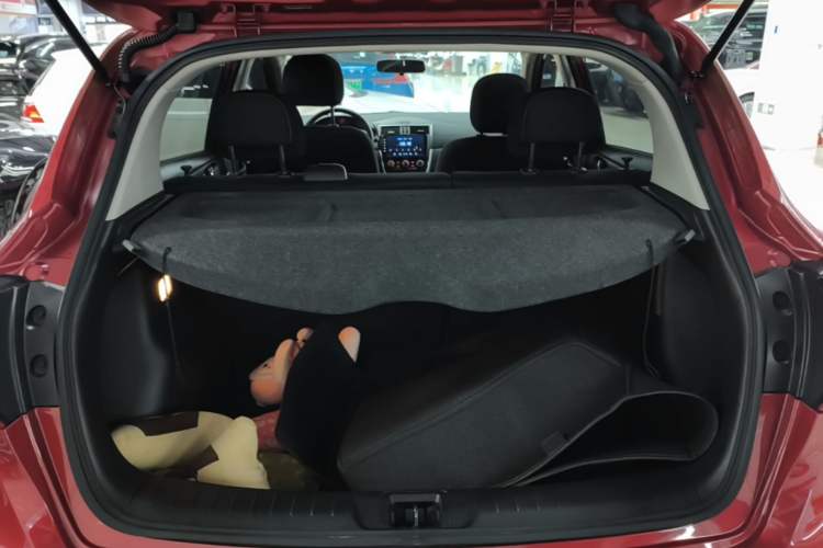 Used Nissan Tiida 2021 1.6L CVT Cool Edition Trunk