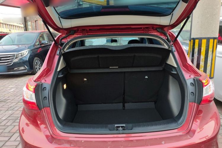 Used Nissan Tiida 2021 1.6L CVT Cool Edition Trunk