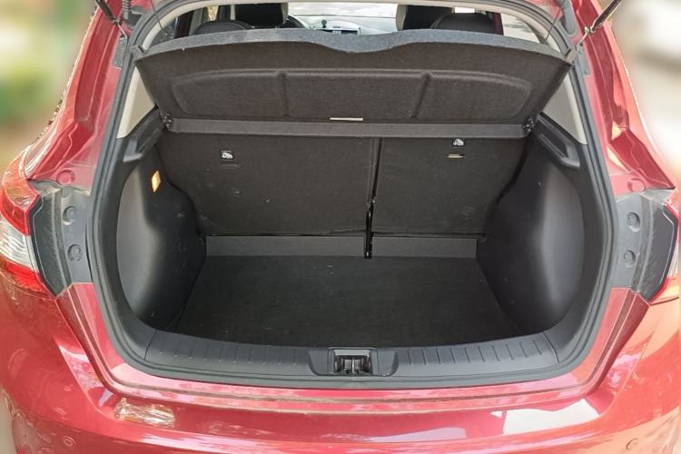 Used Nissan Tiida 2021 1.6L CVT Cool Edition Trunk