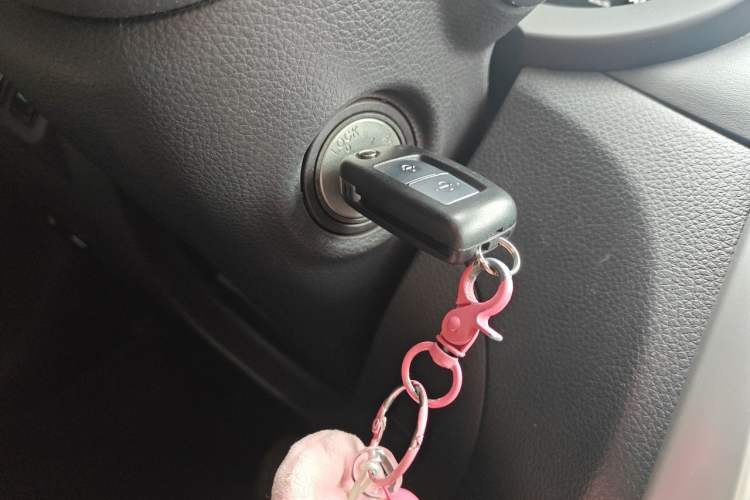 Used Nissan Tiida 2021 1.6L CVT Cool Edition Vehicle Key