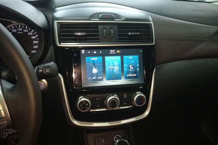 Used Nissan Tiida 2021 1.6L CVT Smart Drive Edition Audio And AC Panel