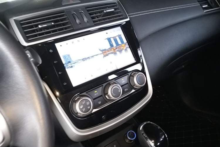 Used Nissan Tiida 2021 1.6L CVT Smart Drive Edition Audio And AC Panel