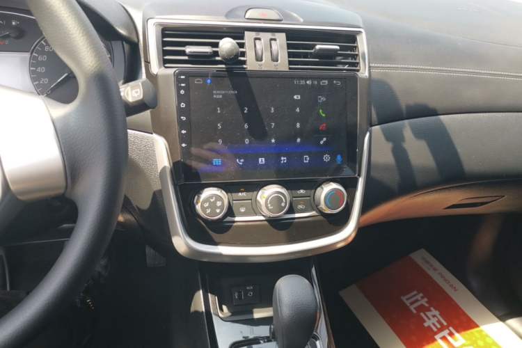 Used Nissan Tiida 2021 1.6L CVT Cool Edition Audio And AC Panel