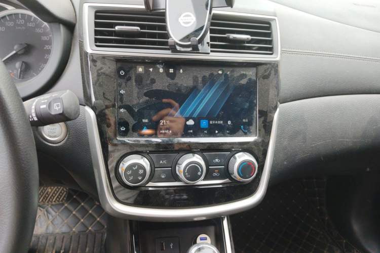 Used Nissan Tiida 2021 1.6L CVT Smart Drive Edition Audio And AC Panel