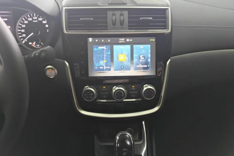 Used Nissan Tiida 2021 1.6L CVT Smart Drive Edition Audio And AC Panel