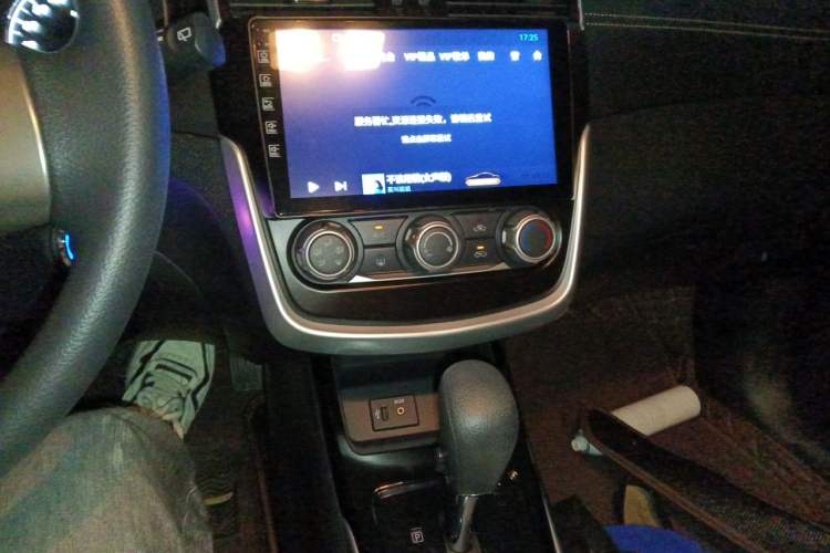 Used Nissan Tiida 2021 1.6L CVT Cool Edition Audio And AC Panel