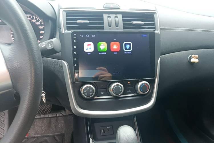 Used Nissan Tiida 2021 1.6L CVT Cool Edition Audio And AC Panel