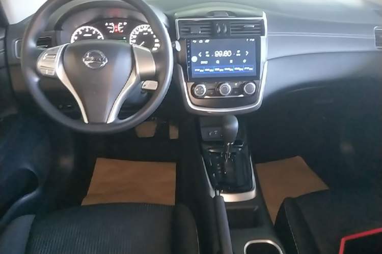 Used Nissan Tiida 2021 1.6L CVT Cool Edition Audio And AC Panel