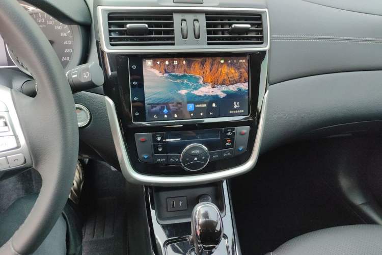 Used Nissan Tiida 2021 1.6L CVT ZhiZun Edition Audio And AC Panel