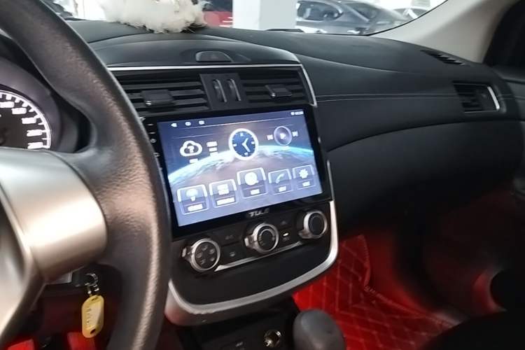 Used Nissan Tiida 2021 1.6L CVT Cool Edition Audio And AC Panel