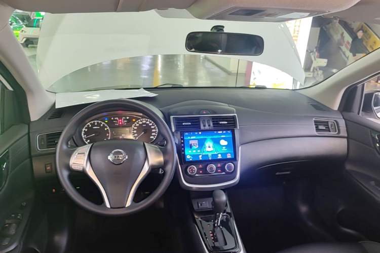 Used Nissan Tiida 2021 1.6L CVT Cool Edition Center Console