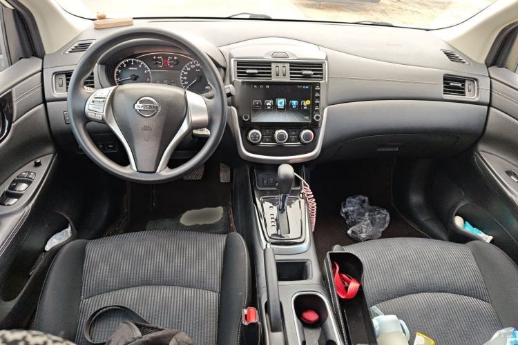 Used Nissan Tiida 2021 1.6L CVT Cool Edition Center Console