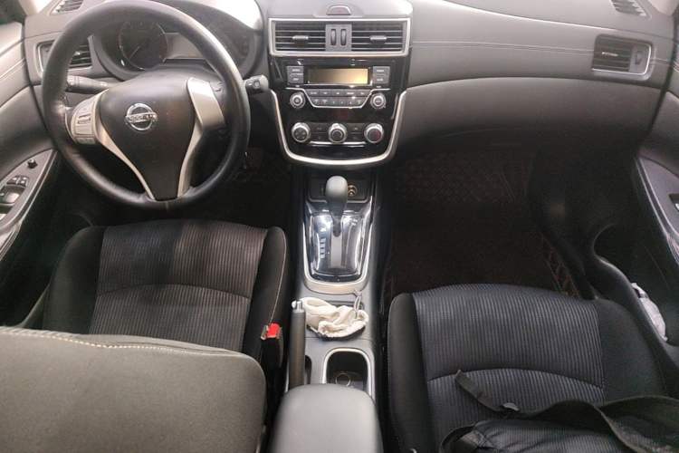 Used Nissan Tiida 2021 1.6L CVT Cool Edition Center Console