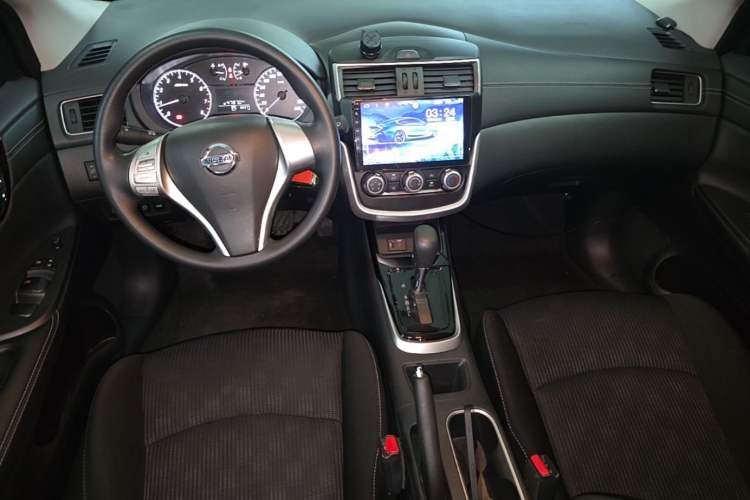 Used Nissan Tiida 2021 1.6L CVT Cool Edition Center Console