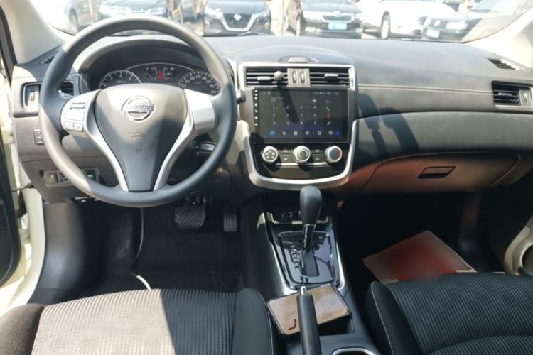 Used Nissan Tiida 2021 1.6L CVT Cool Edition Center Console