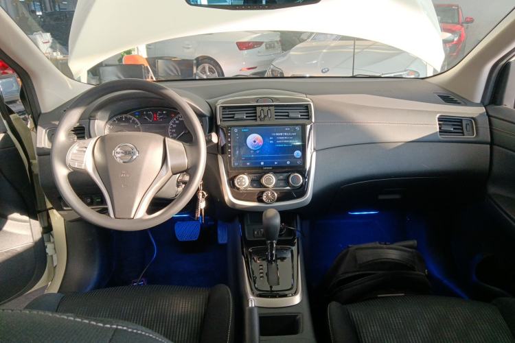 Used Nissan Tiida 2021 1.6L CVT Cool Edition Center Console