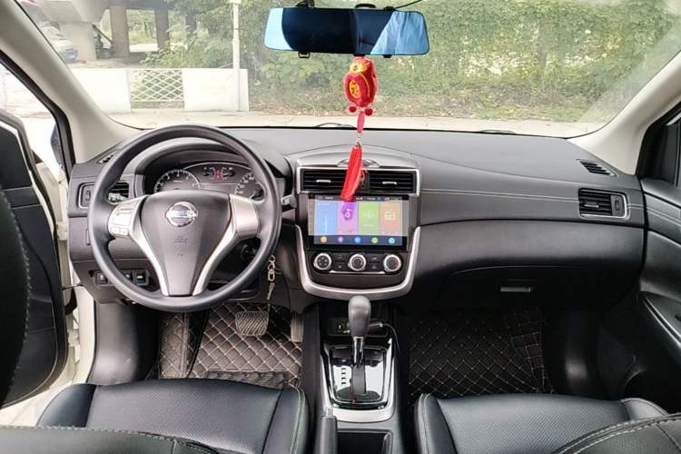 Used Nissan Tiida 2021 1.6L CVT Cool Edition Center Console