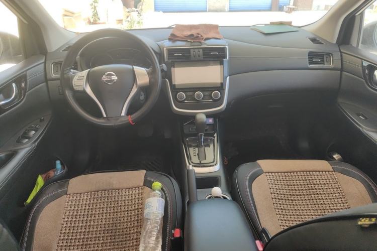 Used Nissan Tiida 2021 1.6L CVT Cool Edition Center Console