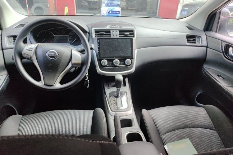 Used Nissan Tiida 2021 1.6L CVT Cool Edition Center Console