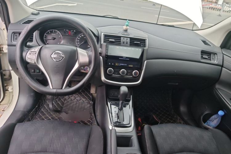 Used Nissan Tiida 2021 1.6L CVT Cool Edition Center Console