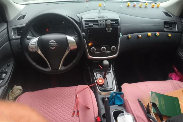 Used Nissan Tiida 2021 1.6L CVT Cool Edition Center Console