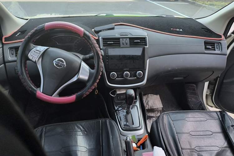 Used Nissan Tiida 2021 1.6L CVT Cool Edition Center Console