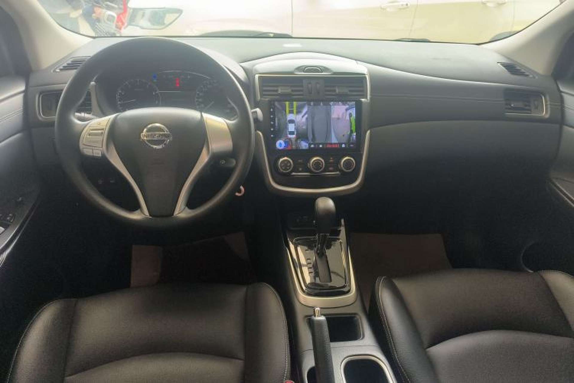 Used Nissan Tiida 2021 1.6L CVT Cool Edition Center Console