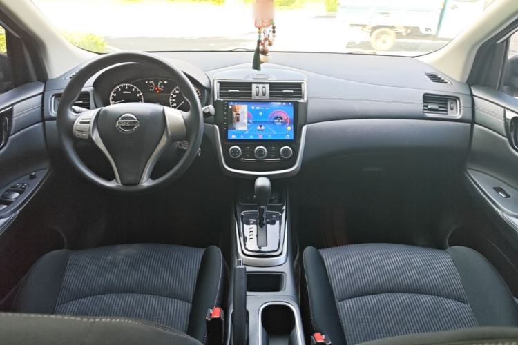 Used Nissan Tiida 2021 1.6L CVT Cool Edition Center Console