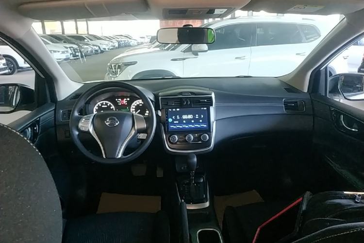 Used Nissan Tiida 2021 1.6L CVT Cool Edition Center Console