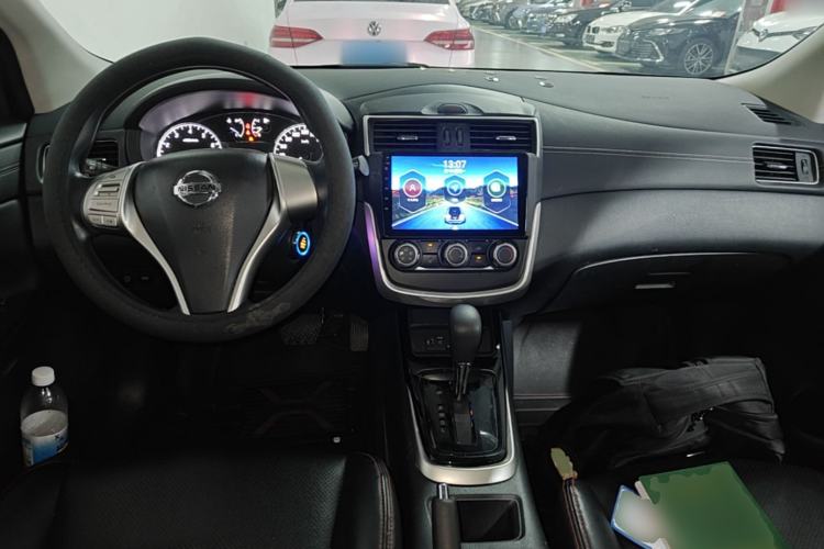 Used Nissan Tiida 2021 1.6L CVT Cool Edition Center Console