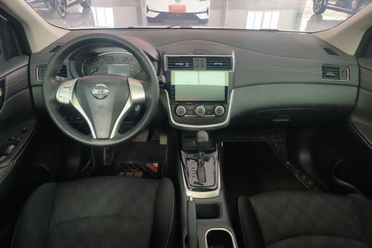 Used Nissan Tiida 2021 1.6L CVT Cool Edition Center Console