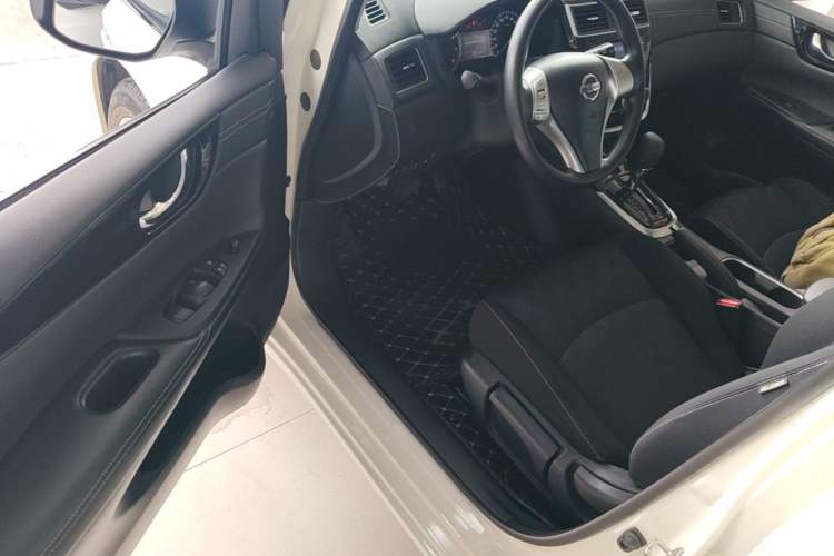 Used Nissan Tiida 2021 1.6L CVT Cool Edition Driver Seat