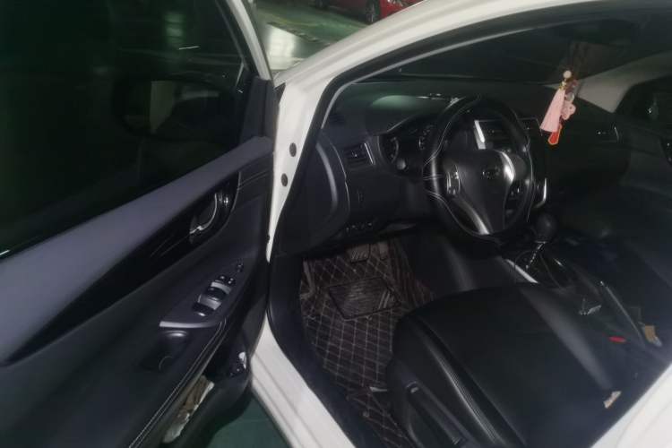 Used Nissan Tiida 2021 1.6L CVT Cool Edition Driver Seat