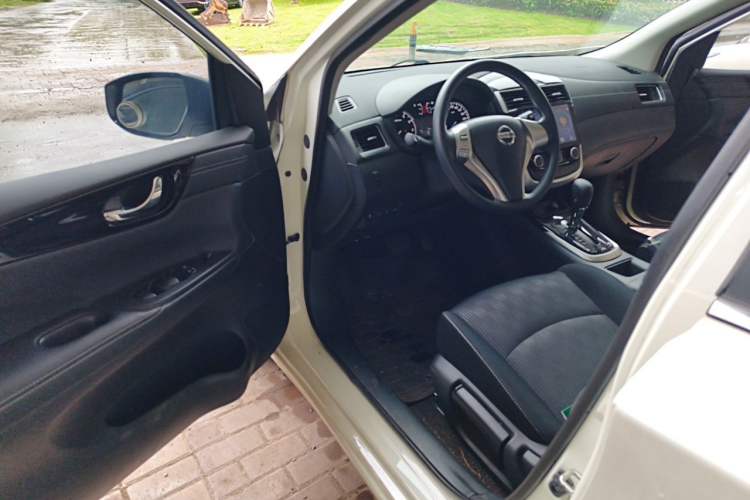 Used Nissan Tiida 2021 1.6L CVT Cool Edition Driver Seat