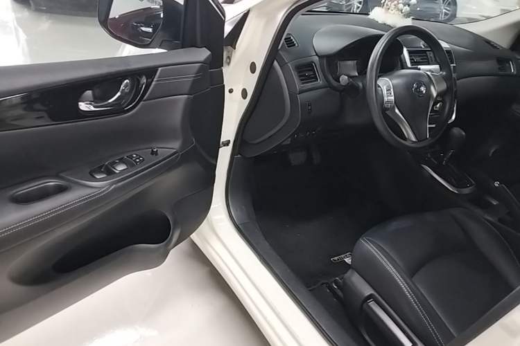 Used Nissan Tiida 2021 1.6L CVT Cool Edition Driver Seat