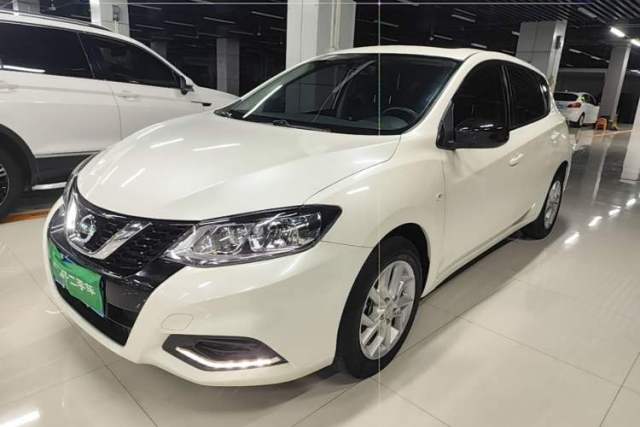 Ojetý Nissan Tiida 2021 1.6L CVT Cool Edition