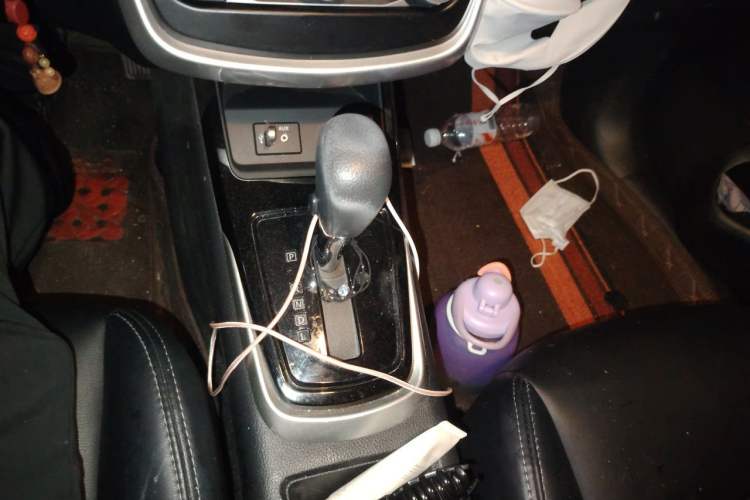 Used Nissan Tiida 2021 1.6L CVT Cool Edition Gear Lever
