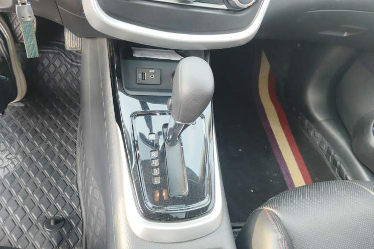 Used Nissan Tiida 2021 1.6L CVT Cool Edition Gear Lever
