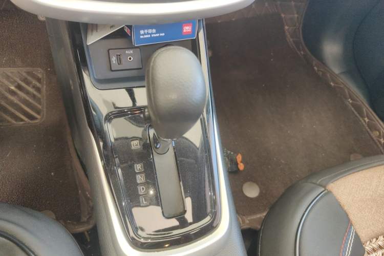 Used Nissan Tiida 2021 1.6L CVT Cool Edition Gear Lever