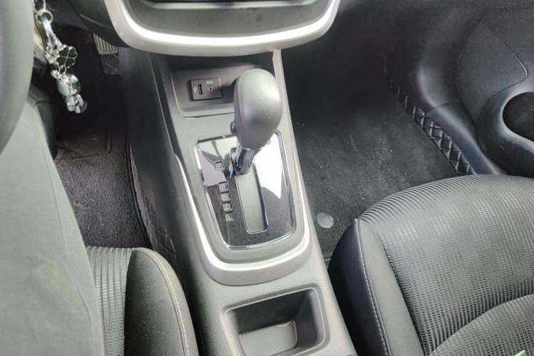Used Nissan Tiida 2021 1.6L CVT Cool Edition Gear Lever