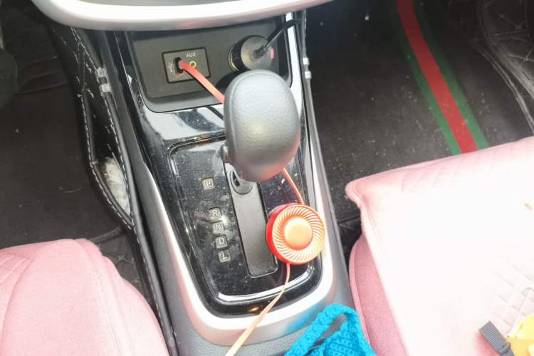 Used Nissan Tiida 2021 1.6L CVT Cool Edition Gear Lever
