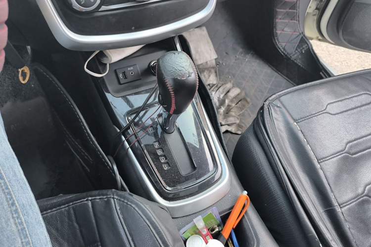 Used Nissan Tiida 2021 1.6L CVT Cool Edition Gear Lever