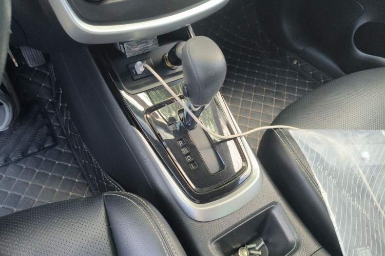 Used Nissan Tiida 2021 1.6L CVT Cool Edition Gear Lever