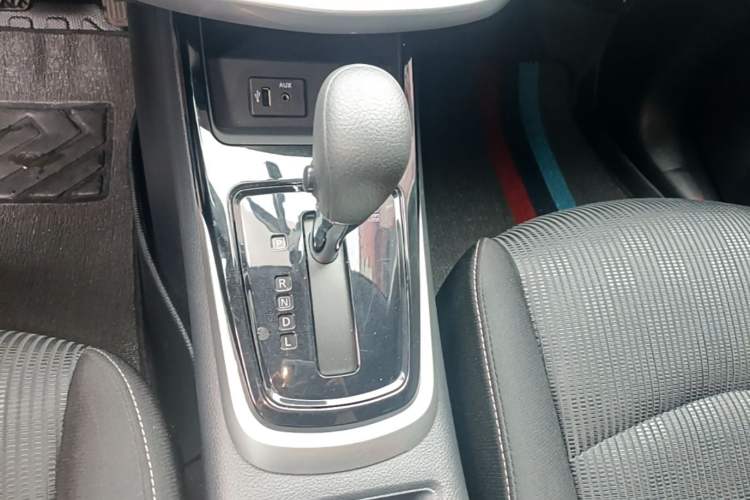 Used Nissan Tiida 2021 1.6L CVT Cool Edition Gear Lever