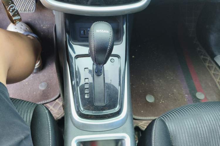 Used Nissan Tiida 2021 1.6L CVT Cool Edition Gear Lever