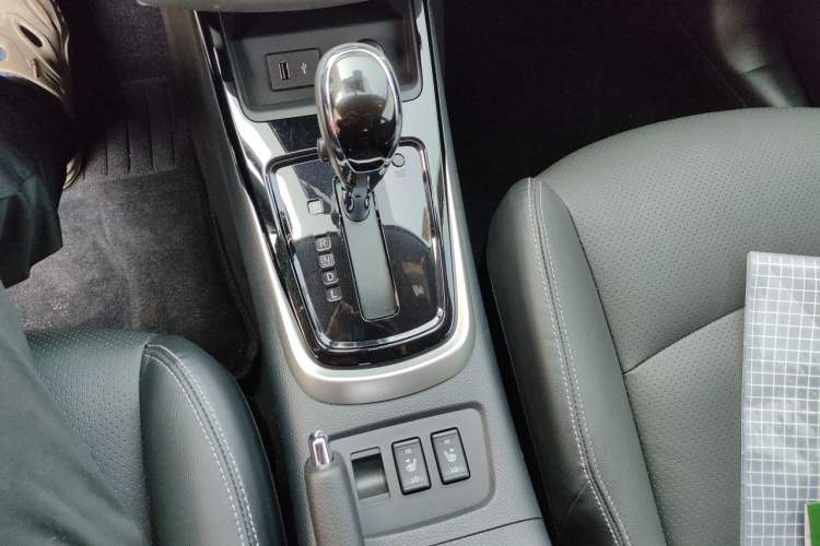 Used Nissan Tiida 2021 1.6L CVT ZhiZun Edition Gear Lever