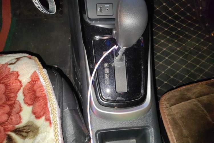Used Nissan Tiida 2021 1.6L CVT Cool Edition Gear Lever