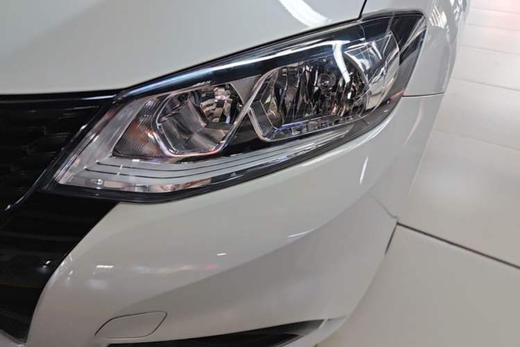 Used Nissan Tiida 2021 1.6L CVT Cool Edition Left Front Headlight